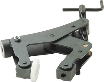 Болтовий затискач, 75 мм, M8 всередині з пластиковим захистом IBT