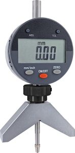 Hĺbkomer digitálny 25 mm vrátane prizmatického meracieho mostíka FORMAT