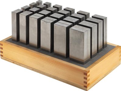 Sada paralelných podložiek P L 150 mm v drevenom stojane AMF